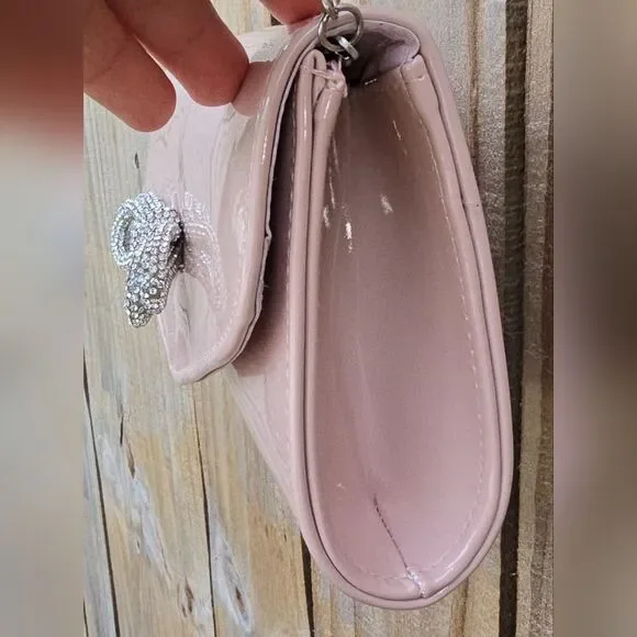 Elegant Pink Clutch with Silver Chain - Picture 8 of 15